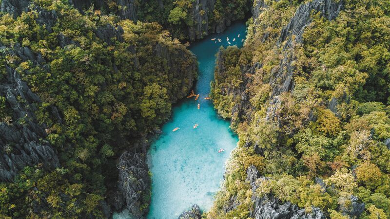 Vue aérienne d'un beau canyon aux Philippines.