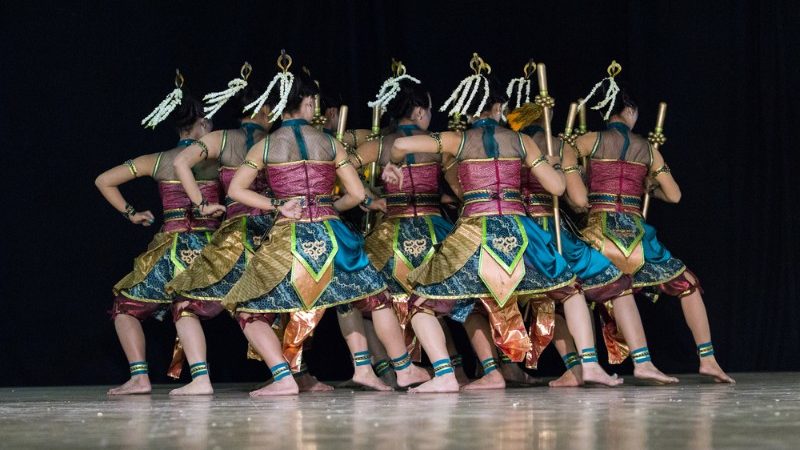 Traditional dancers in Yogyakarta