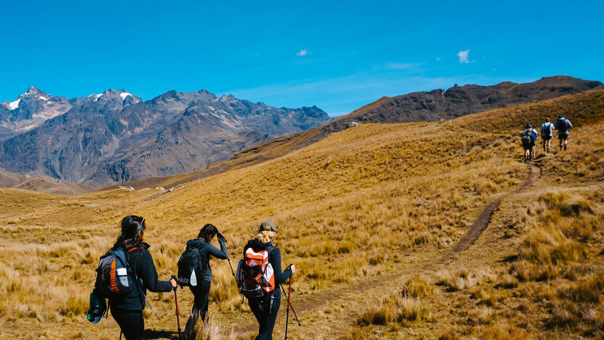 Six hikers on the Quarry Trail in Peru