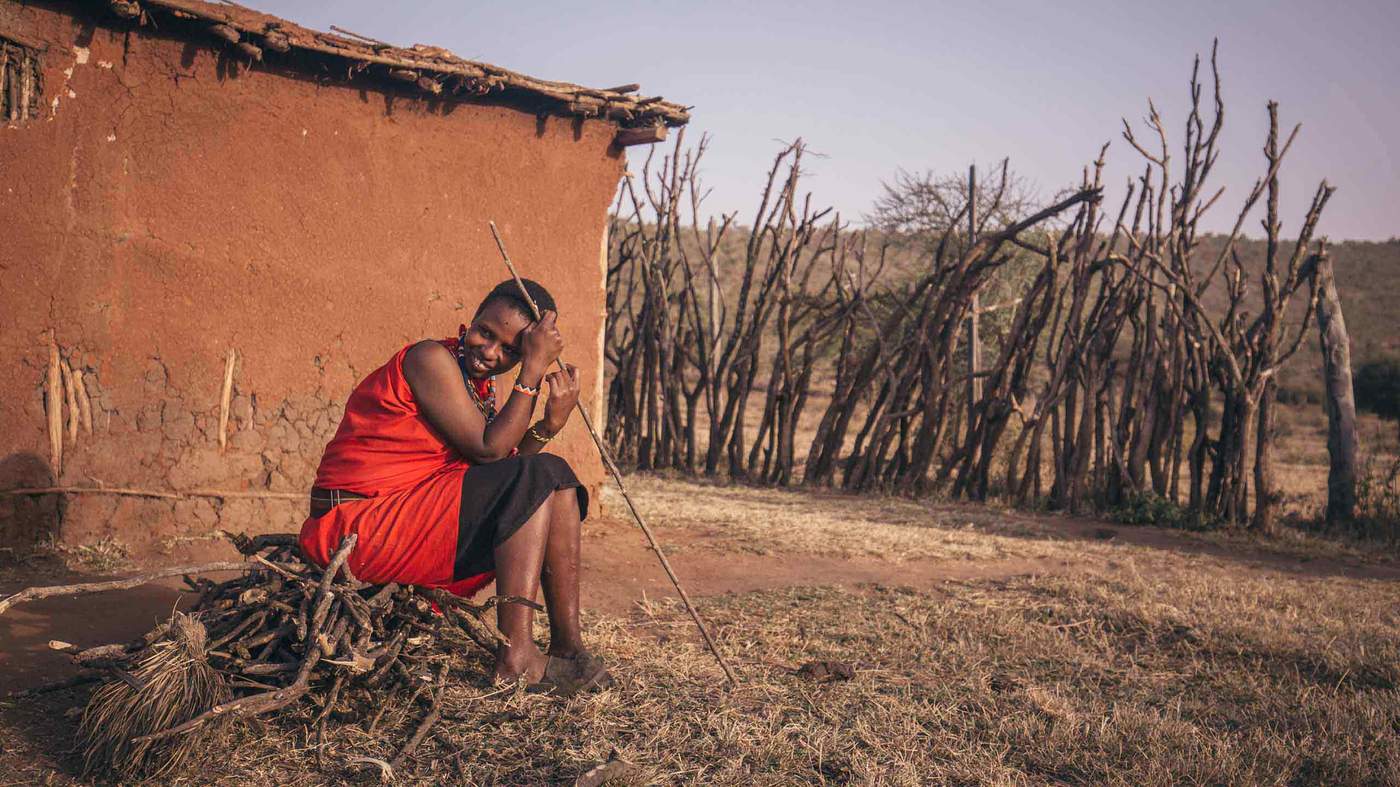 Tying the Shuka - Gallery - Maasai Warrior Training, Kenya