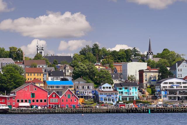 Best Nova Scotia Tours & Holidays 2023/2024 | Intrepid Travel UK