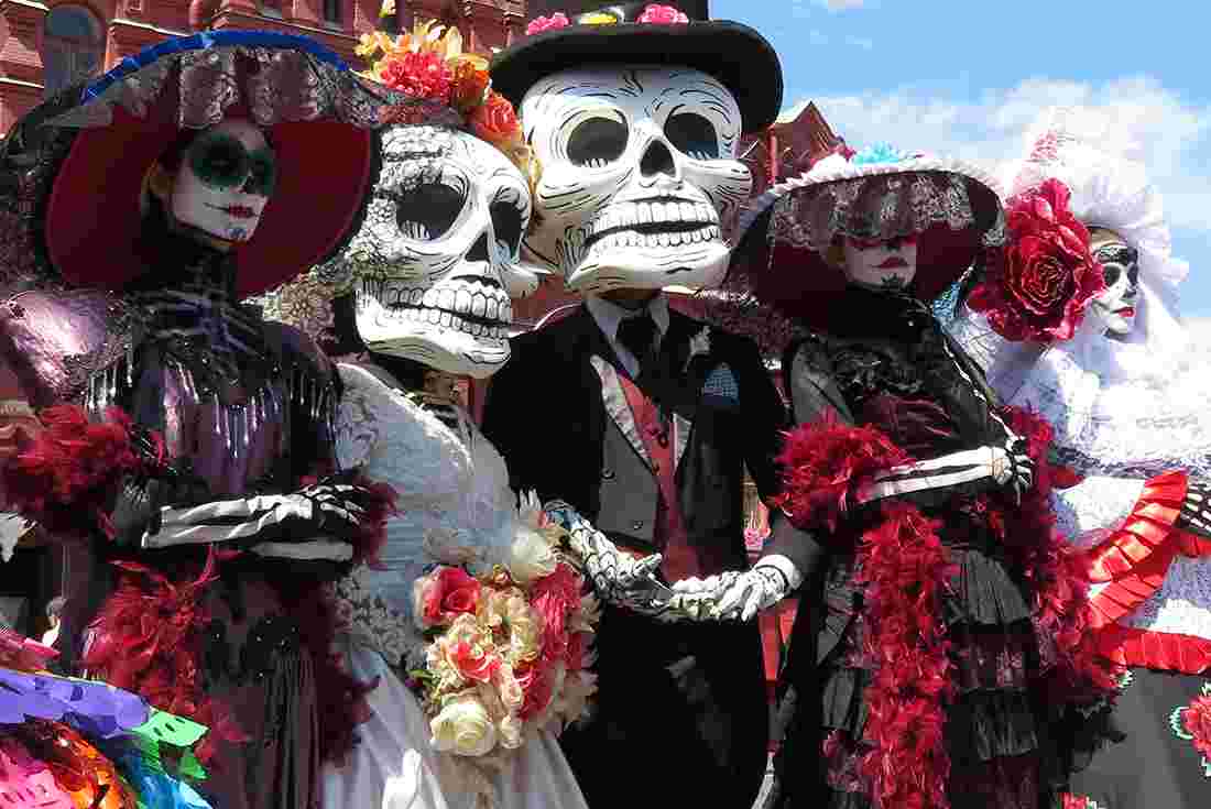 mexican day of the dead dolls
