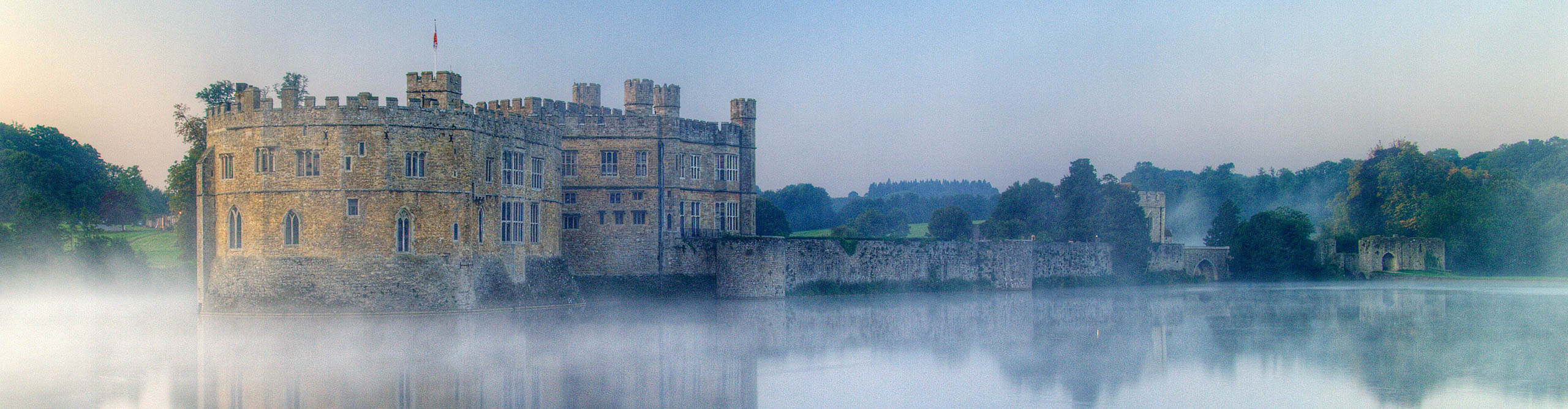    Intrepid Travel UK GI 89736103 2560 Leeds Castle Kent 