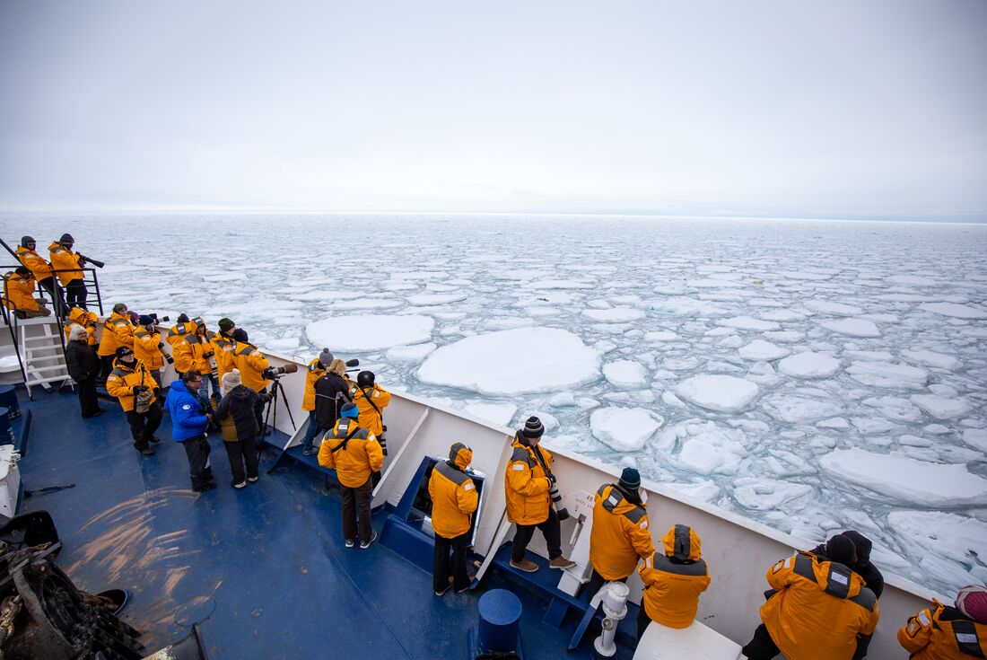 Exploring Spitsbergen via the Faroes and Jan Mayen